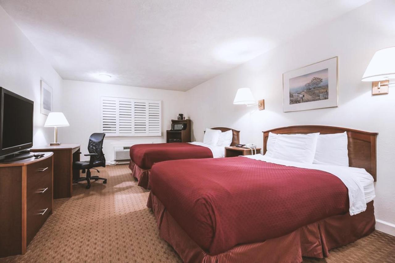 Sky-Palace Inn & Suites Mccook Dış mekan fotoğraf