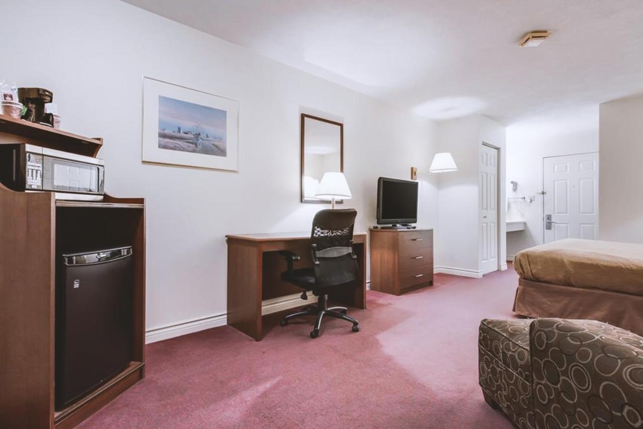 Sky-Palace Inn & Suites Mccook Dış mekan fotoğraf