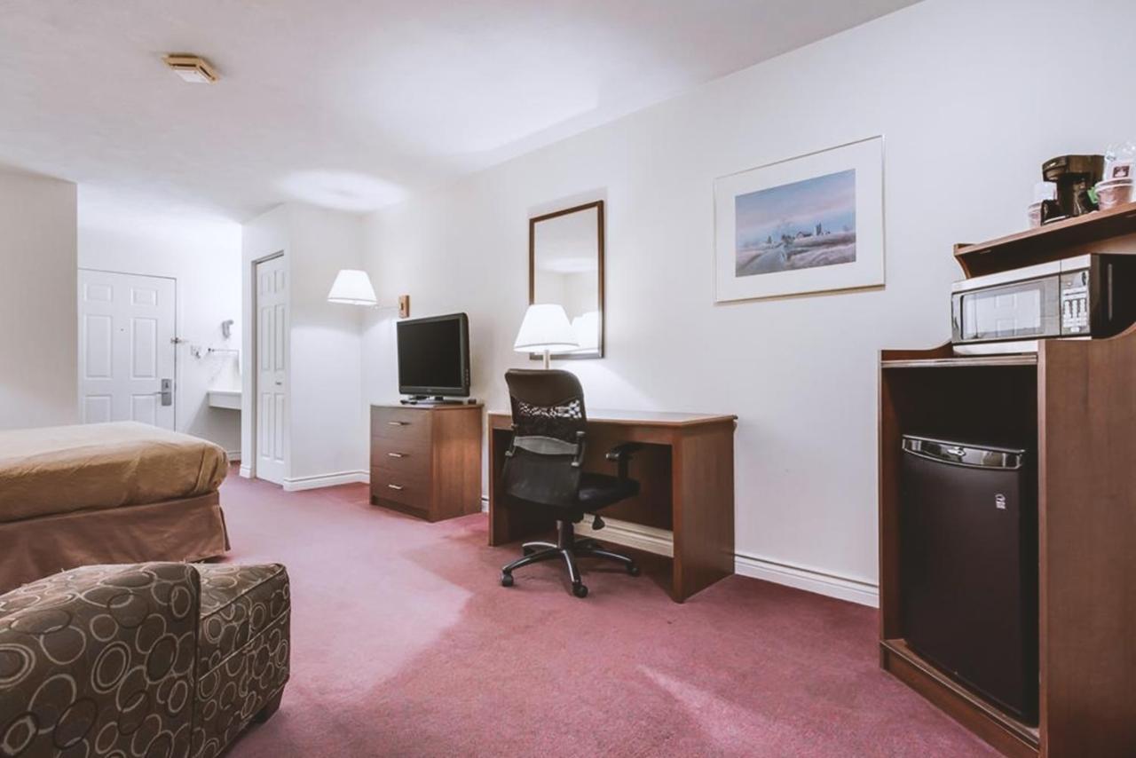Sky-Palace Inn & Suites Mccook Dış mekan fotoğraf